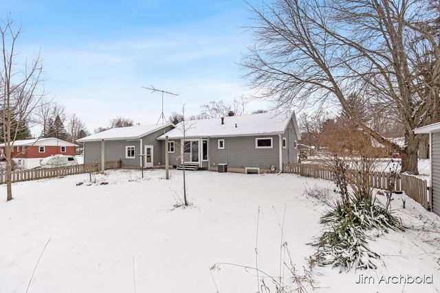 274 W Barton Street, Newaygo City, MI 49337