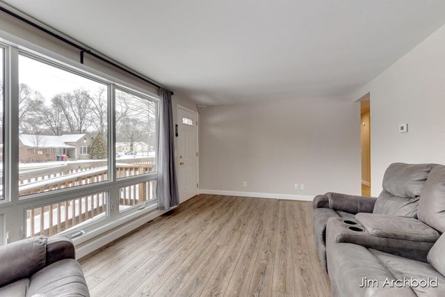 274 W Barton Street, Newaygo City, MI 49337