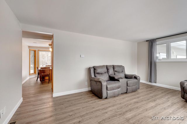 274 W Barton Street, Newaygo City, MI 49337