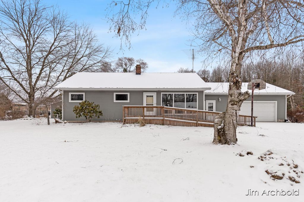 274 W Barton Street, Newaygo City, MI 49337