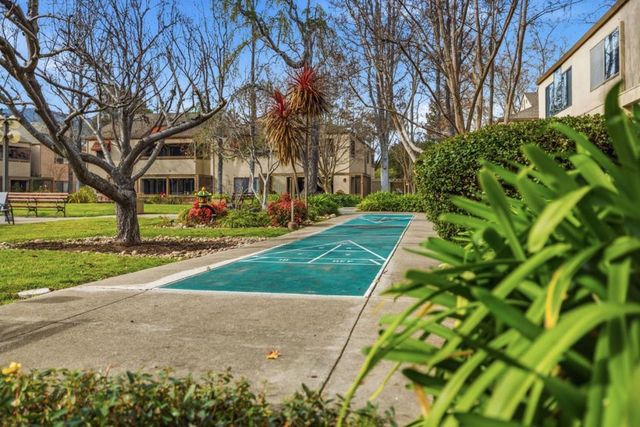 453 Alberto Way D155, Los Gatos, CA 95032