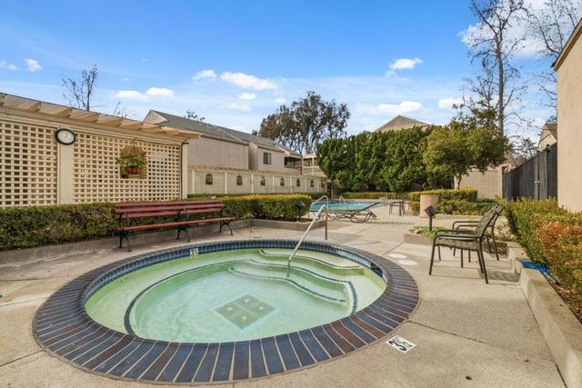 453 Alberto Way D155, Los Gatos, CA 95032