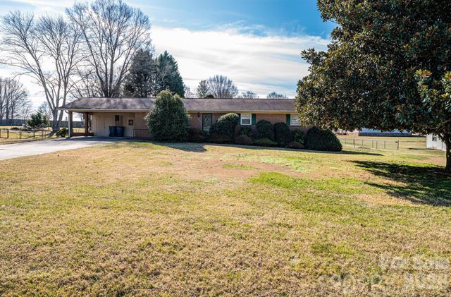 2347 Plainfield Drive, Conover, NC 28613