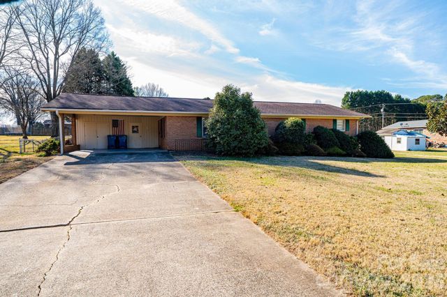 2347 Plainfield Drive, Conover, NC 28613