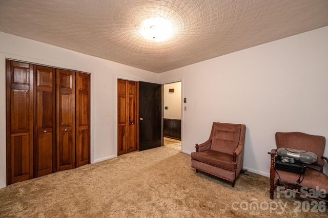 2347 Plainfield Drive, Conover, NC 28613