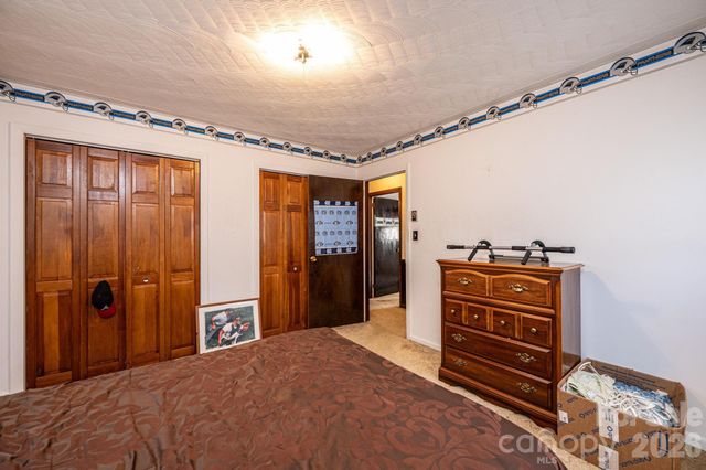 2347 Plainfield Drive, Conover, NC 28613