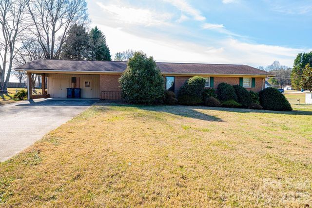 2347 Plainfield Drive, Conover, NC 28613