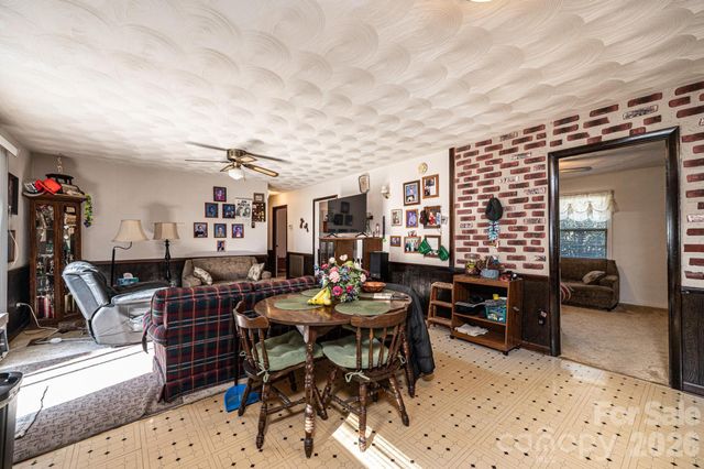 2347 Plainfield Drive, Conover, NC 28613