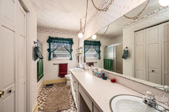 2347 Plainfield Drive, Conover, NC 28613