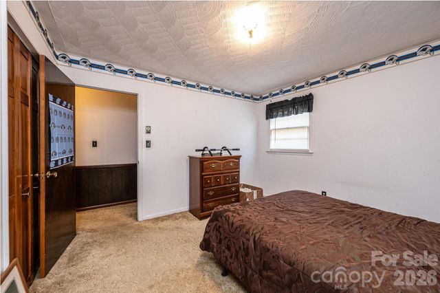 2347 Plainfield Drive, Conover, NC 28613