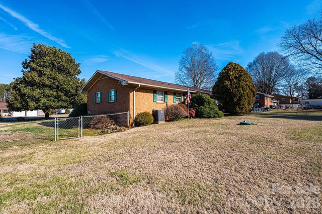 2347 Plainfield Drive, Conover, NC 28613