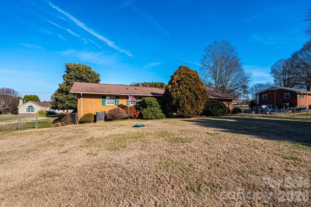 2347 Plainfield Drive, Conover, NC 28613