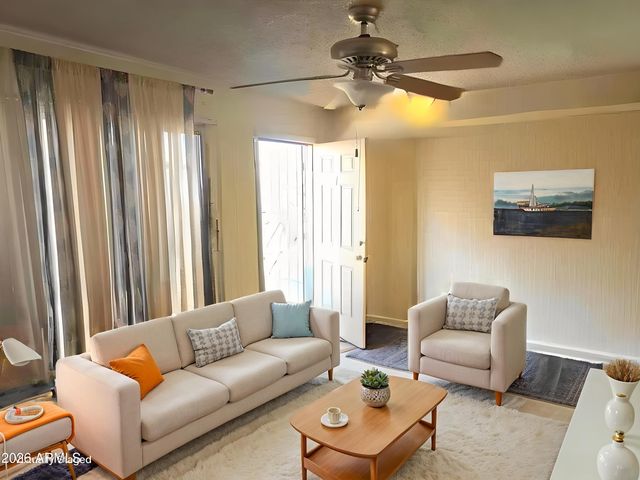 4450 E PUEBLO Avenue, Phoenix, AZ 85040