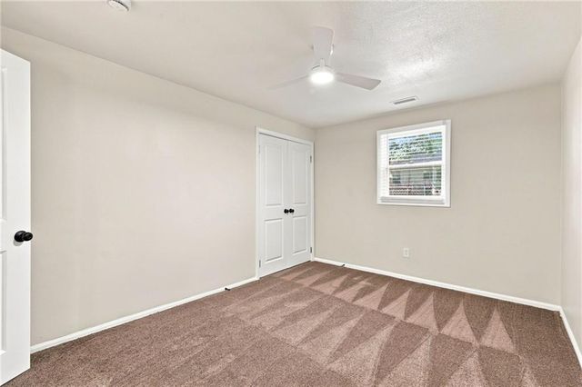 7126 Main Street, Kansas City, MO 64114