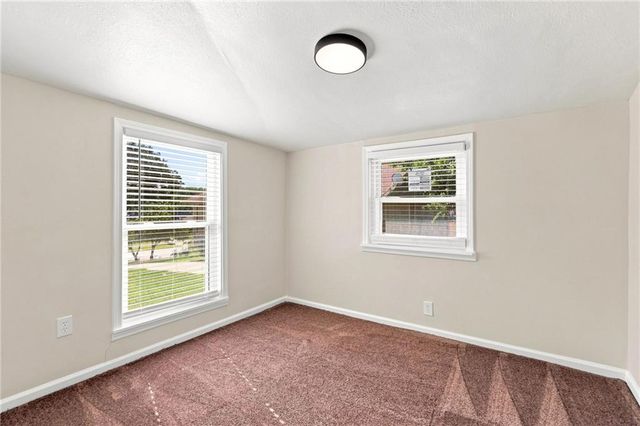 7126 Main Street, Kansas City, MO 64114