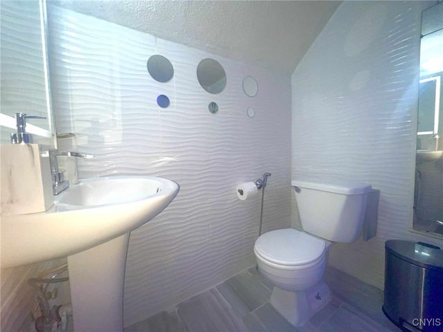 272 South Collingwood Avenue, Syracuse, NY 13206