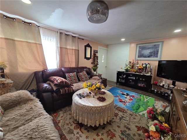 272 South Collingwood Avenue, Syracuse, NY 13206