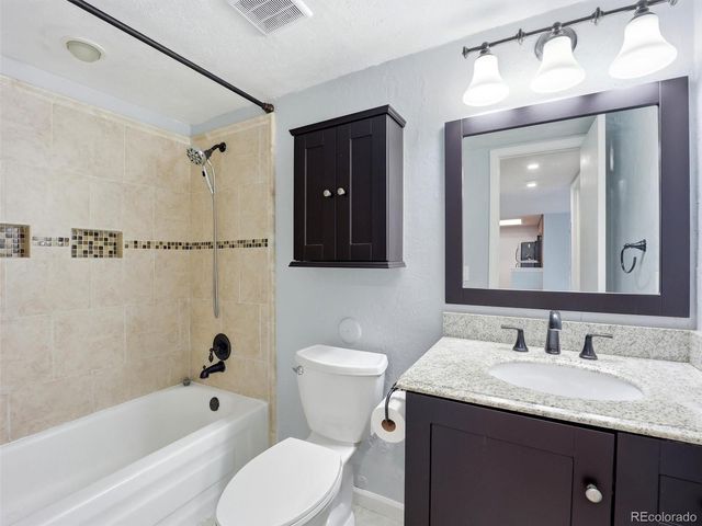 1960 S Xanadu Way 107, Aurora, CO 80014