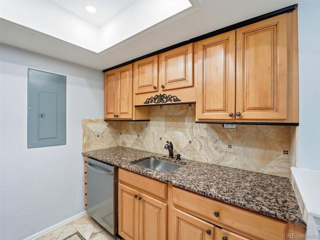 1960 S Xanadu Way 107, Aurora, CO 80014