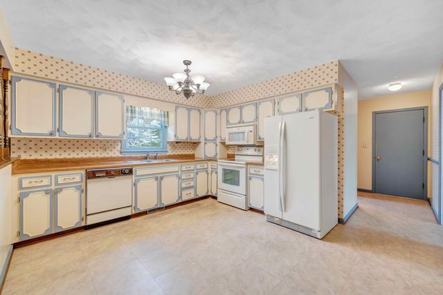 7173 Hollyberry RD, Roanoke, VA 24018