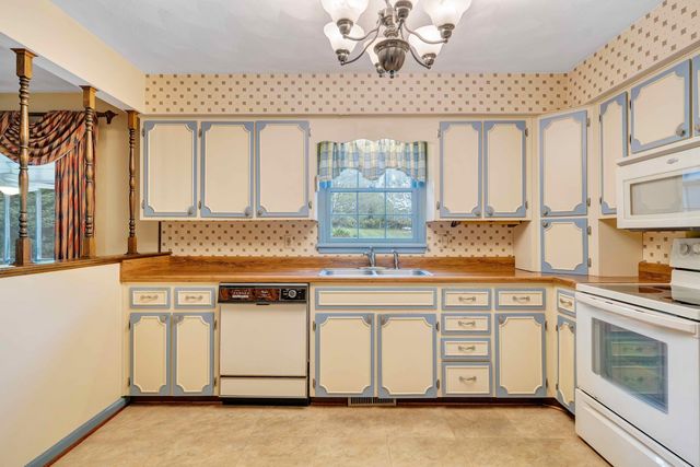 7173 Hollyberry RD, Roanoke, VA 24018
