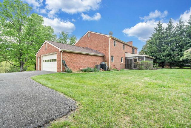 7173 Hollyberry RD, Roanoke, VA 24018