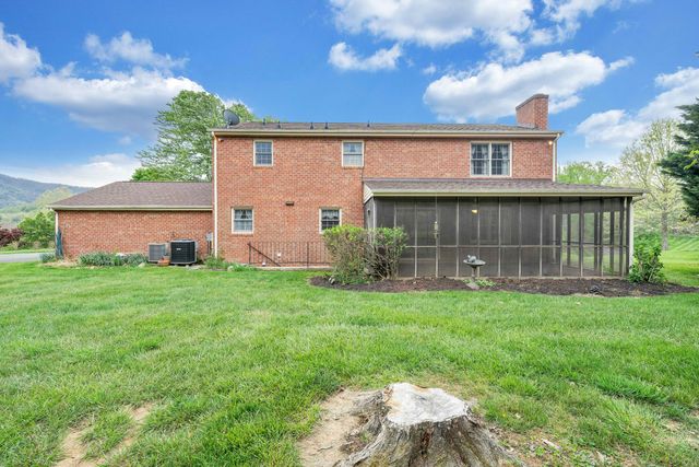 7173 Hollyberry RD, Roanoke, VA 24018