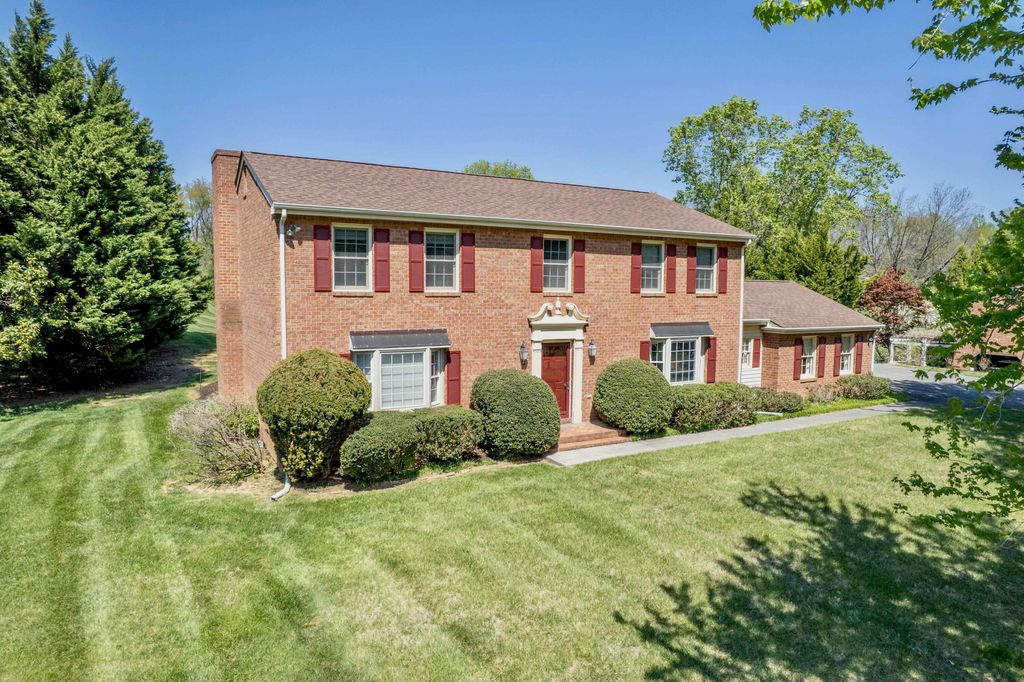 7173 Hollyberry RD, Roanoke, VA 24018
