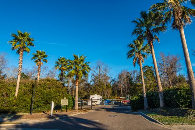 1025 Riverland Woods Place Apt 712, Charleston, SC 29412