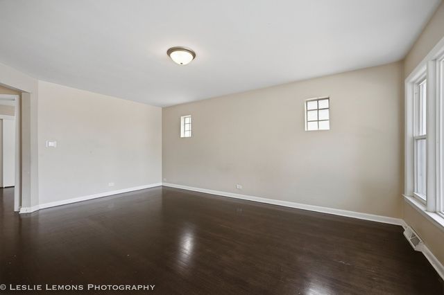 3433 wesley Avenue, Berwyn, IL 60402