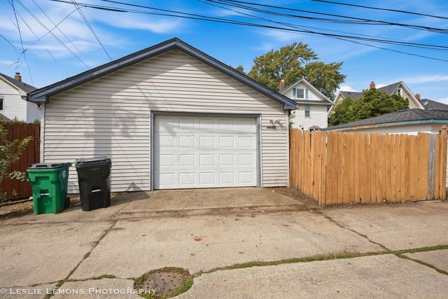3433 wesley Avenue, Berwyn, IL 60402