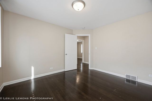 3433 wesley Avenue, Berwyn, IL 60402