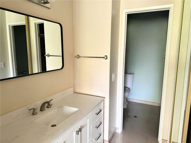 2350 Sutter 250, Fullerton, CA 92833