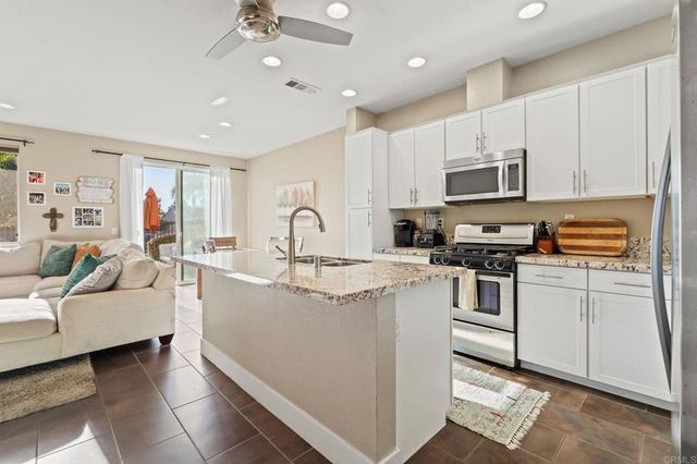 1368 Caminito Veranza 3, Chula Vista, CA 91915