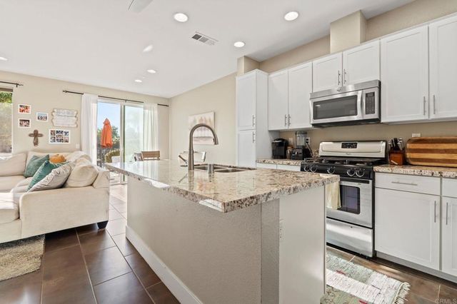 1368 Caminito Veranza 3, Chula Vista, CA 91915