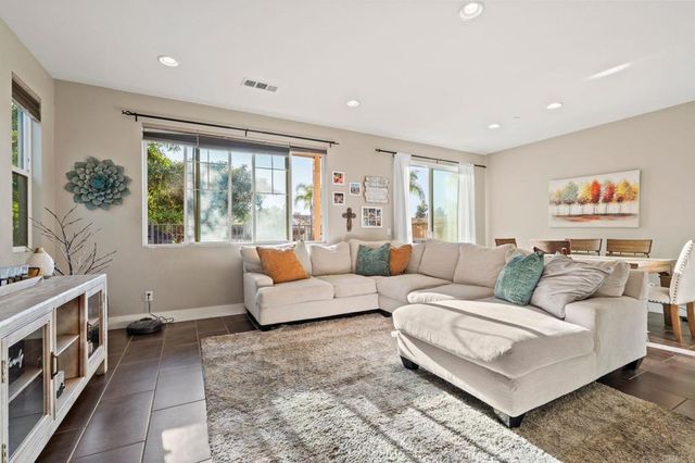 1368 Caminito Veranza 3, Chula Vista, CA 91915