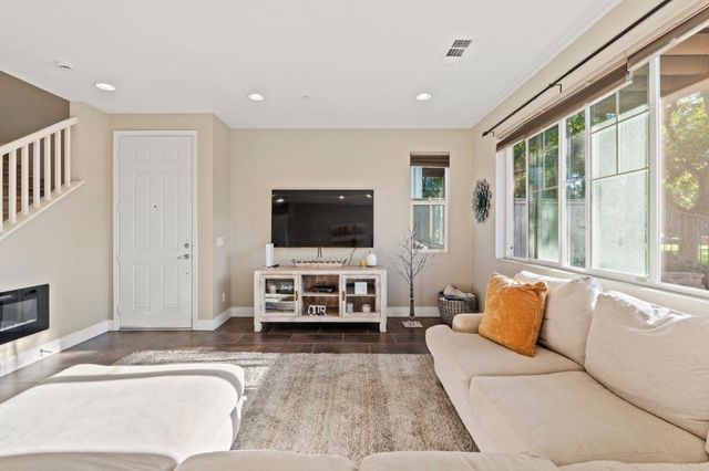 1368 Caminito Veranza 3, Chula Vista, CA 91915