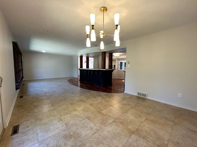 2010 Merrihills Drive SW, Rochester, MN 55902