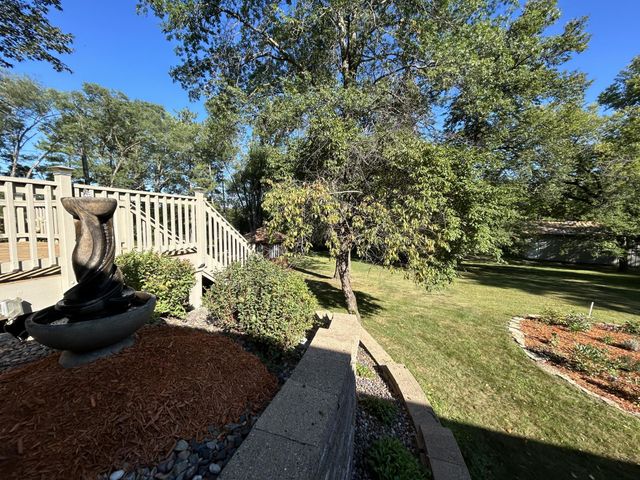 2010 Merrihills Drive SW, Rochester, MN 55902