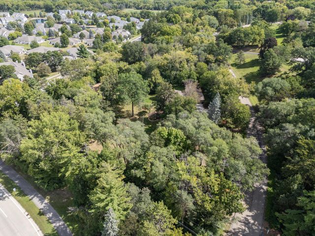 2010 Merrihills Drive SW, Rochester, MN 55902