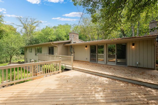 2010 Merrihills Drive SW, Rochester, MN 55902