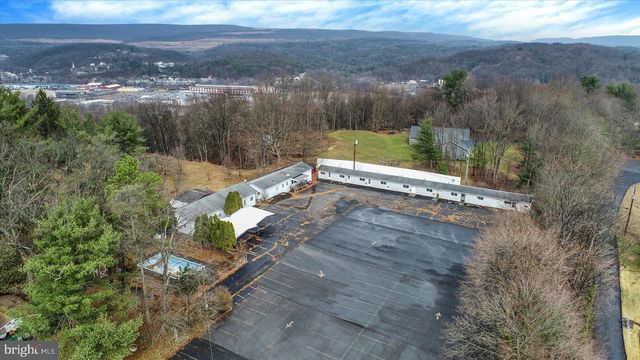 145 CHAMBERLAINE AVE, Pottsville, PA 17901