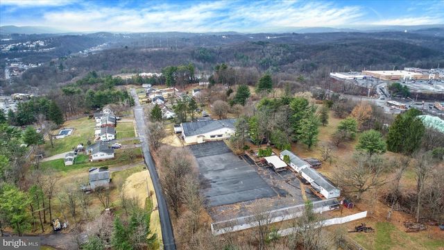 145 CHAMBERLAINE AVE, Pottsville, PA 17901