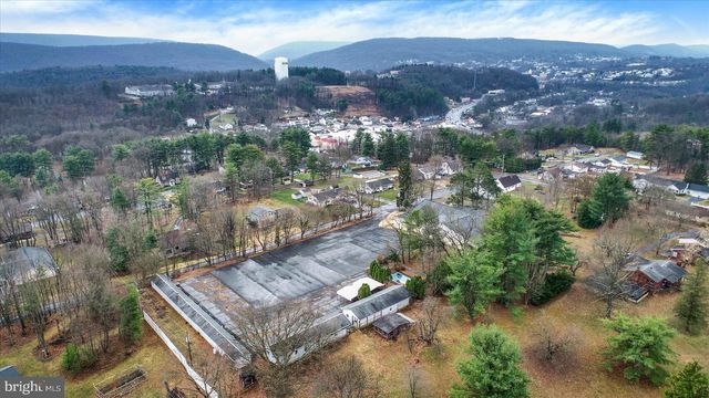 145 CHAMBERLAINE AVE, Pottsville, PA 17901