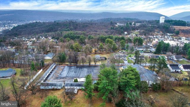 145 CHAMBERLAINE AVE, Pottsville, PA 17901