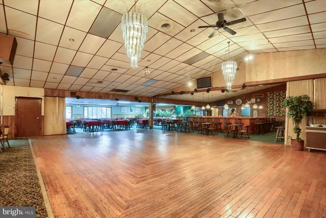 145 CHAMBERLAINE AVE, Pottsville, PA 17901