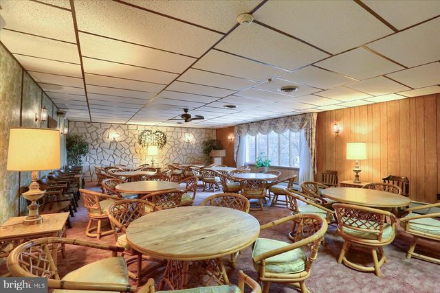 145 CHAMBERLAINE AVE, Pottsville, PA 17901