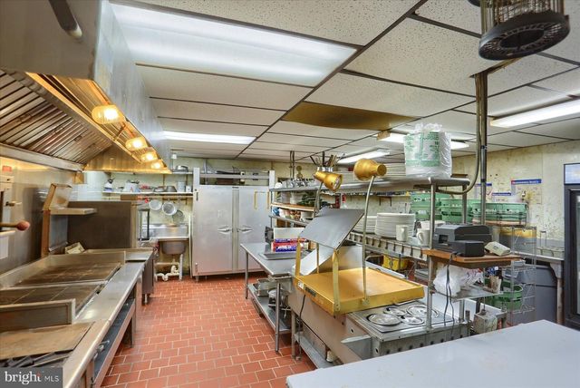 145 CHAMBERLAINE AVE, Pottsville, PA 17901