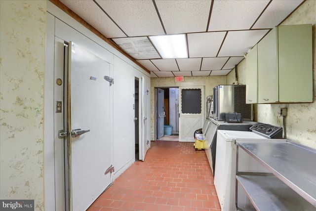 145 CHAMBERLAINE AVE, Pottsville, PA 17901