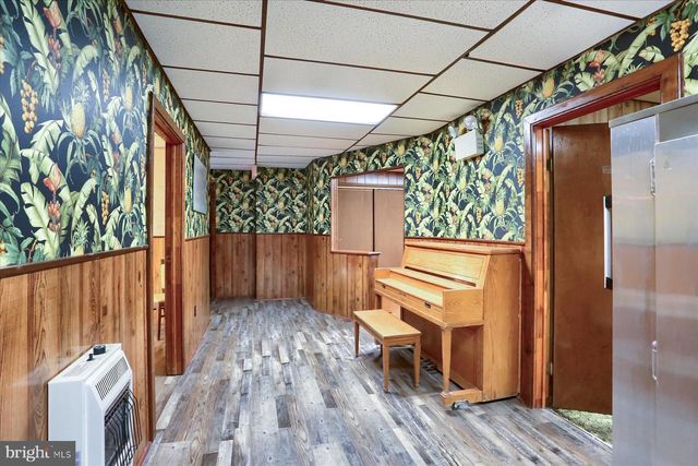 145 CHAMBERLAINE AVE, Pottsville, PA 17901